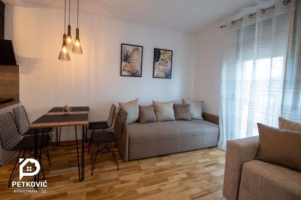 Petkovic Apartmani Studio32 Jagodina Luaran gambar